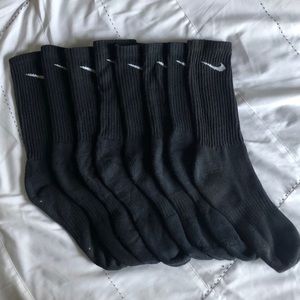 4 Pair Men’s Nike high rise socks